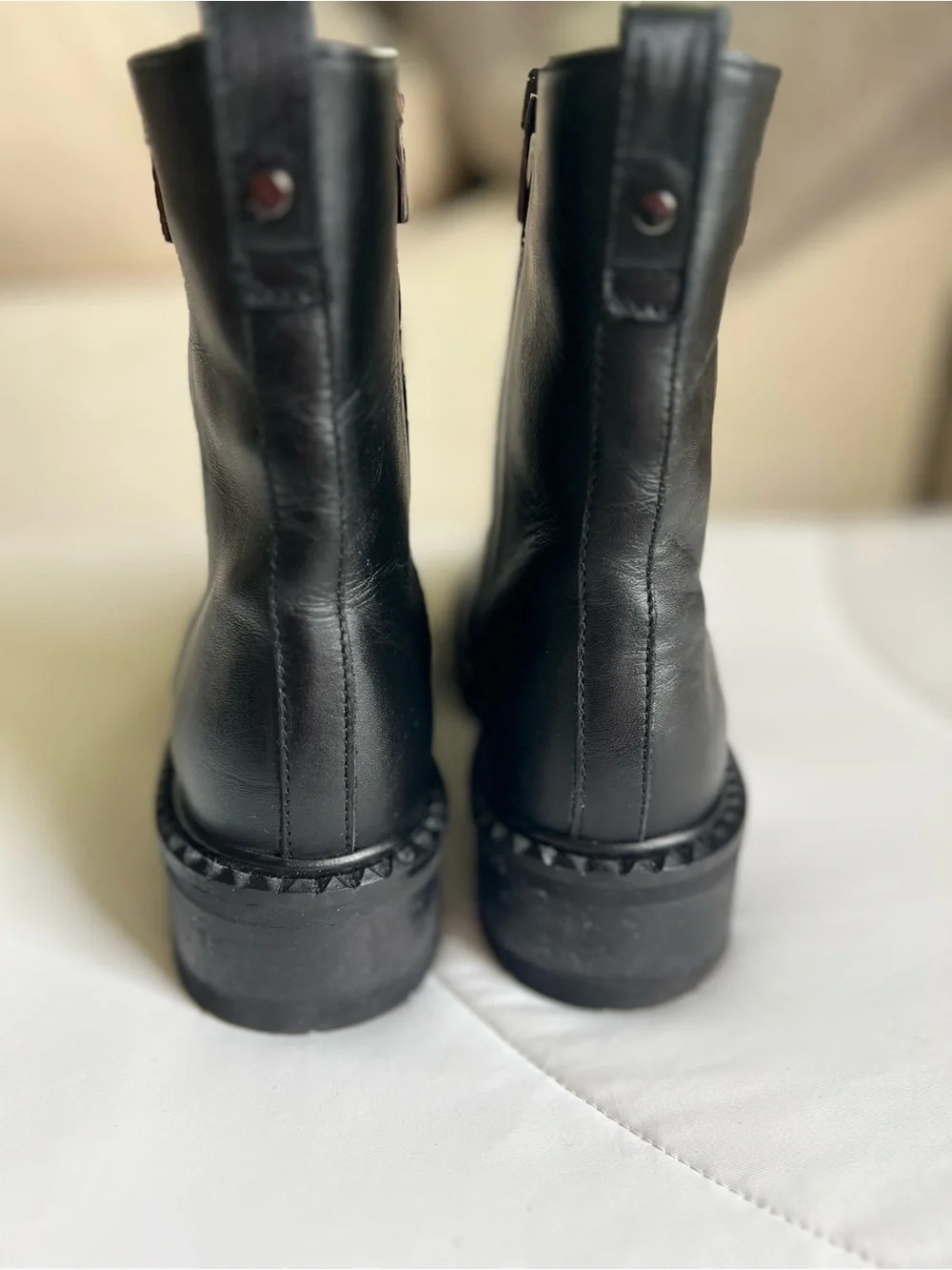La Canadienne Crew Women's Black Leather Ankle Boots - size 7